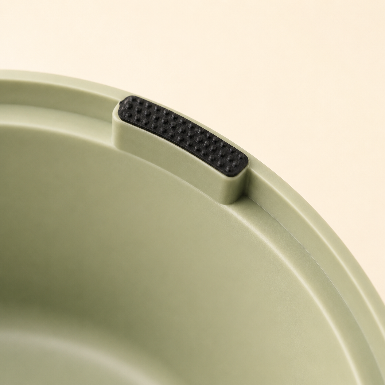 Double Bowl Feeding Station