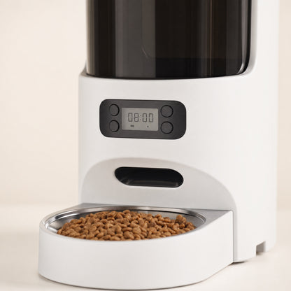 Automatic pet feeder control panel and timer detail